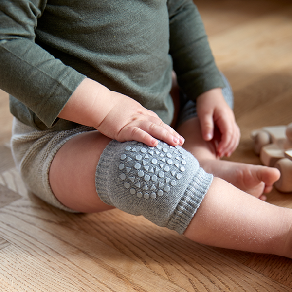 Ultimate Baby Knee Pads, Baby Crawling Anti-Slip Kneepad / Baby Toddlers Kneepads Protection