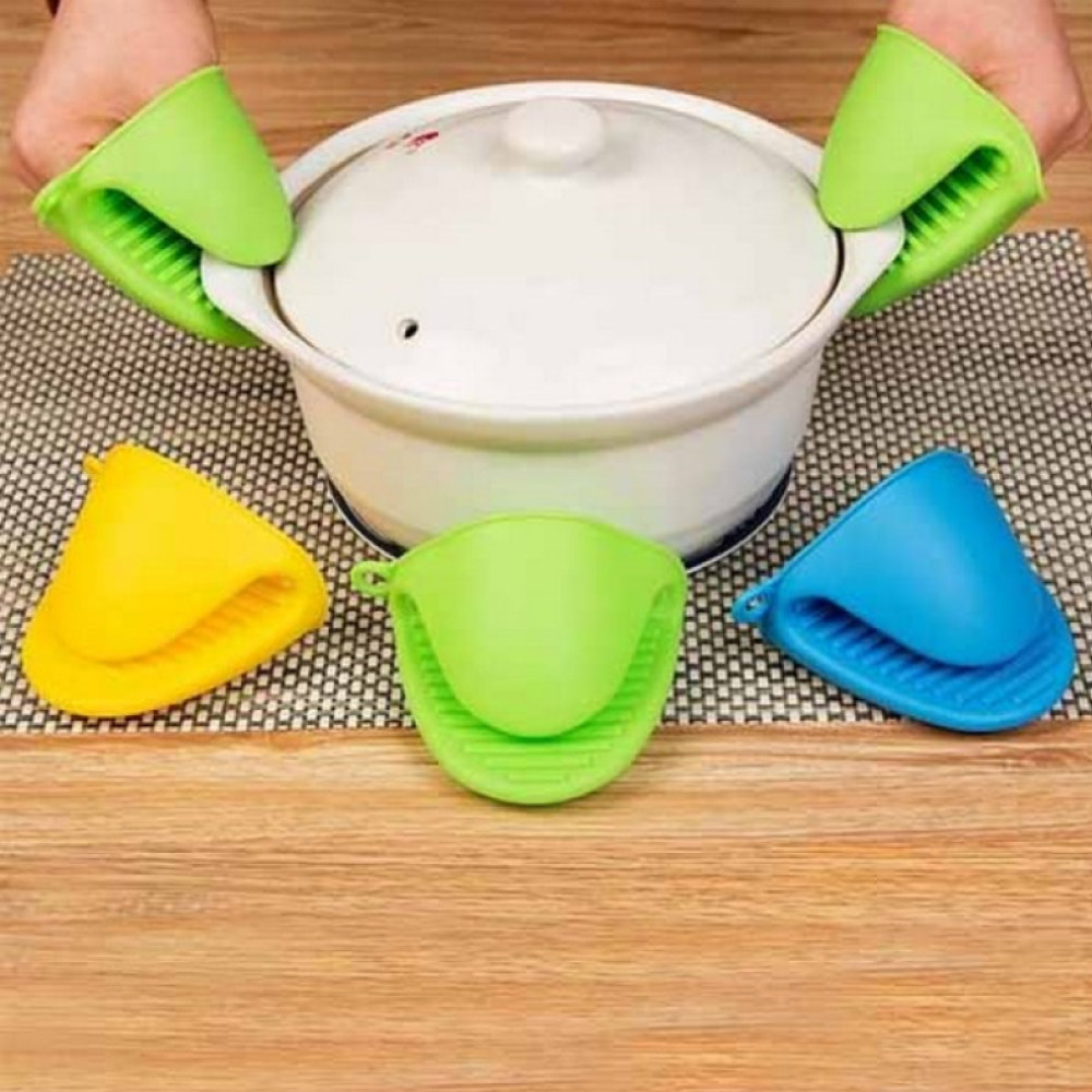 2 pcs Silicon pot holder - silicon oven mitts , heat resistant gloves , kitchen accessories anti slip baking mitts , silicon hot pot holders