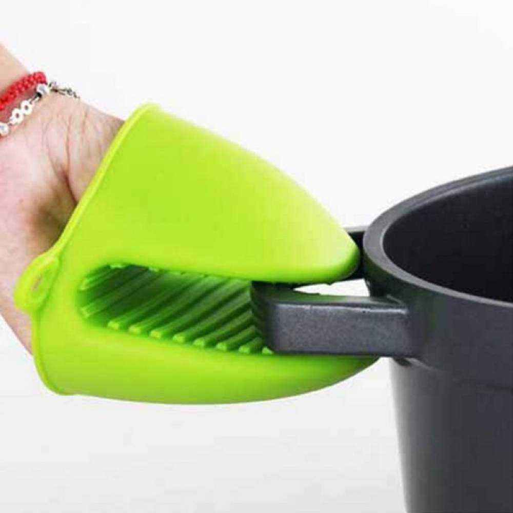 2 pcs Silicon pot holder - silicon oven mitts , heat resistant gloves , kitchen accessories anti slip baking mitts , silicon hot pot holders