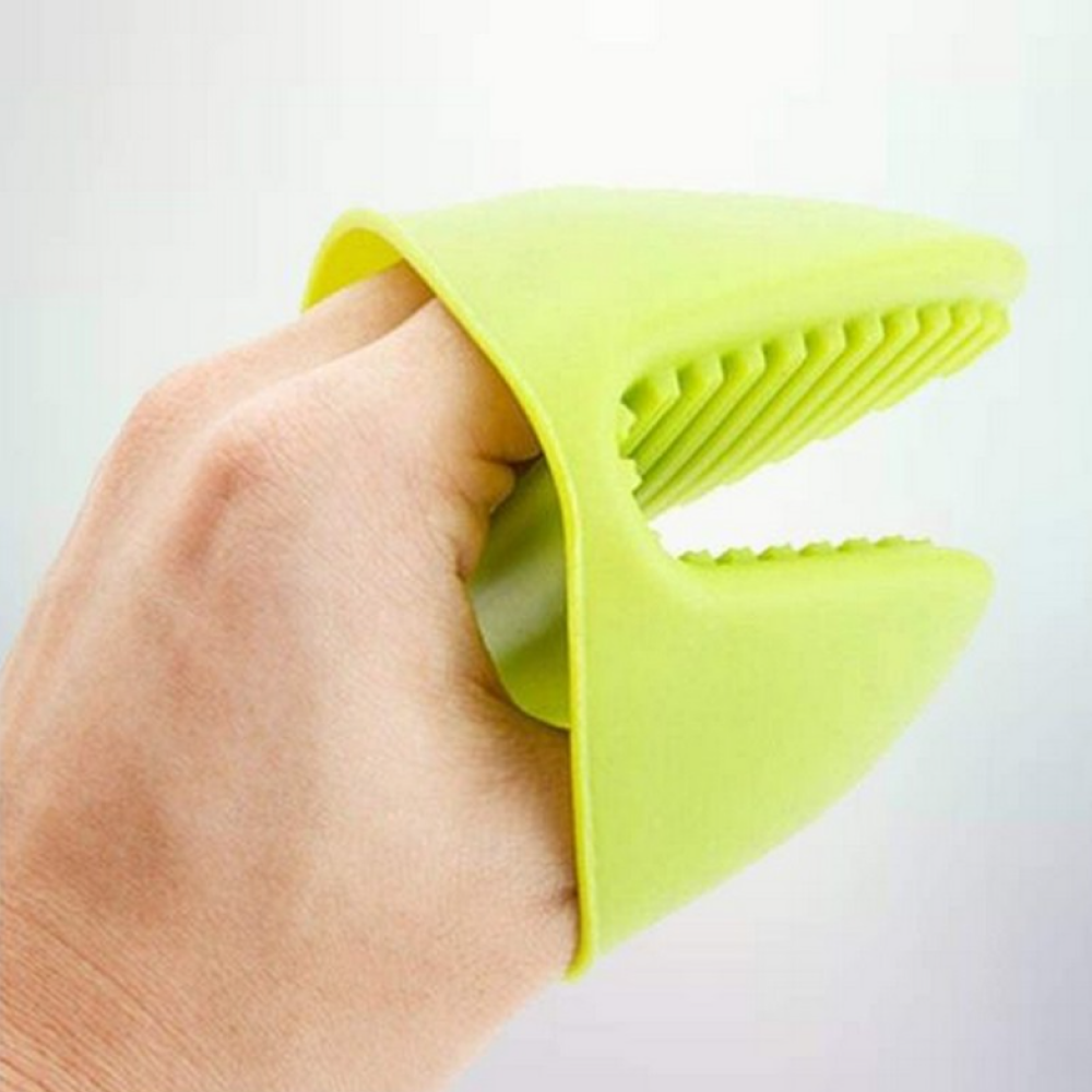 2 pcs Silicon pot holder - silicon oven mitts , heat resistant gloves , kitchen accessories anti slip baking mitts , silicon hot pot holders